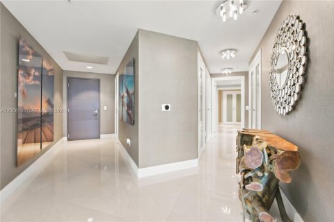 Copropriété à louer à North Miami Beach, Floride: 3 chambres, 222.04 m2 № 2168142 - photo 9