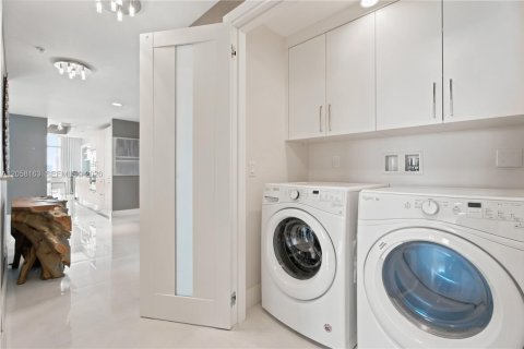 Copropriété à louer à North Miami Beach, Floride: 3 chambres, 222.04 m2 № 2168142 - photo 21