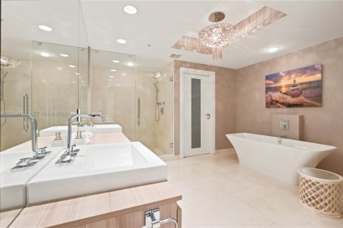 Copropriété à louer à North Miami Beach, Floride: 3 chambres, 222.04 m2 № 2168142 - photo 13