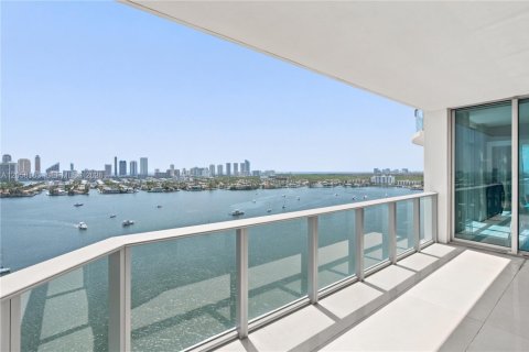Condo à North Miami Beach, Floride, 3 chambres  № 2168142