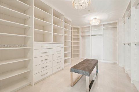 Copropriété à louer à North Miami Beach, Floride: 3 chambres, 222.04 m2 № 2168142 - photo 12