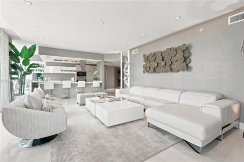 Copropriété à louer à North Miami Beach, Floride: 3 chambres, 222.04 m2 № 2168142 - photo 8