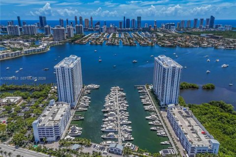 Copropriété à louer à North Miami Beach, Floride: 3 chambres, 222.04 m2 № 2168142 - photo 23
