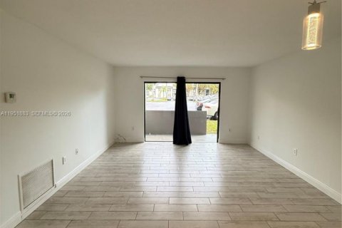 Condominio en venta en Miami, Florida, 2 dormitorios, 82.68 m2 № 2006077 - foto 2