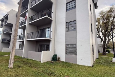 Condominio en venta en Miami, Florida, 2 dormitorios, 82.68 m2 № 2006077 - foto 18