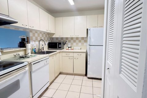 Condominio en venta en Miami, Florida, 2 dormitorios, 82.68 m2 № 2006077 - foto 5