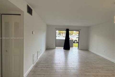 Condominio en Miami, Florida, 2 dormitorios  № 2006077