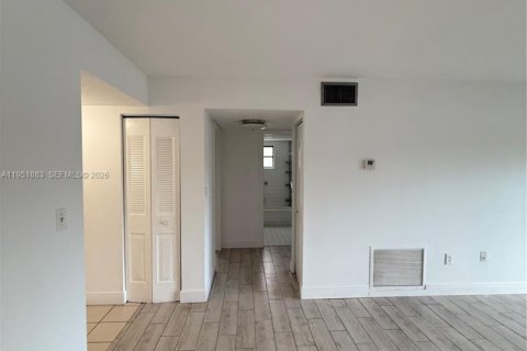 Condominio en venta en Miami, Florida, 2 dormitorios, 82.68 m2 № 2006077 - foto 8