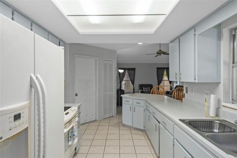 House in Spring Hill, Florida 3 bedrooms, 151.8 sq.m. № 2199104 - photo 18