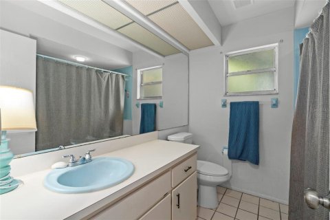 House in Spring Hill, Florida 3 bedrooms, 151.8 sq.m. № 2199104 - photo 26