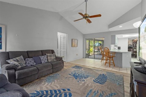 House in Spring Hill, Florida 3 bedrooms, 151.8 sq.m. № 2199104 - photo 5