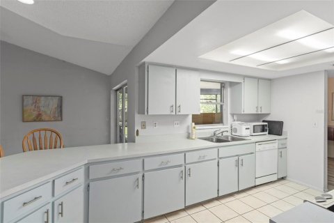 House in Spring Hill, Florida 3 bedrooms, 151.8 sq.m. № 2199104 - photo 8
