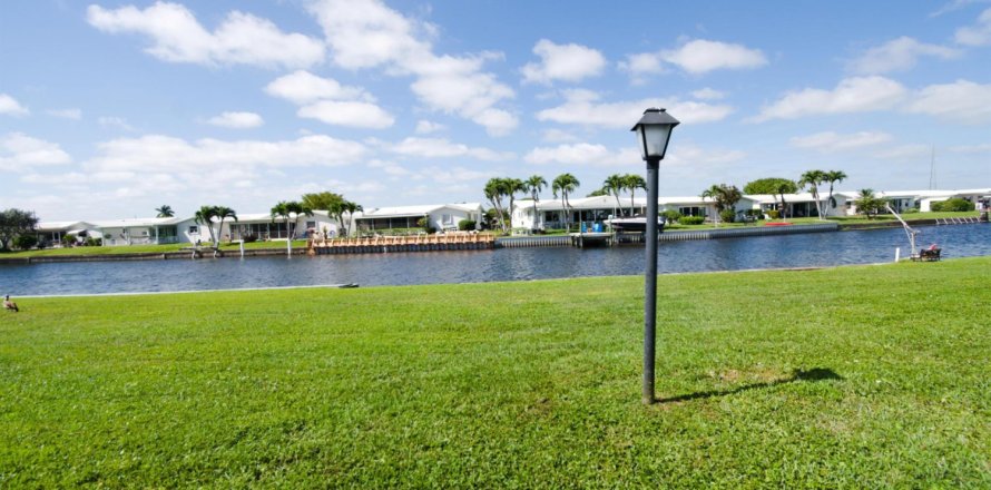 Villa ou maison à Boynton Beach, Floride 2 chambres, 135.45 m2 № 1179495