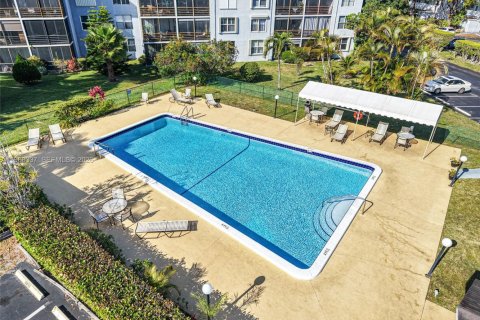 Condominio en venta en Oakland Park, Florida, 2 dormitorios, 90.58 m2 № 2029538 - foto 29