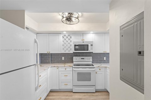 Condominio en venta en Oakland Park, Florida, 2 dormitorios, 90.58 m2 № 2029538 - foto 12