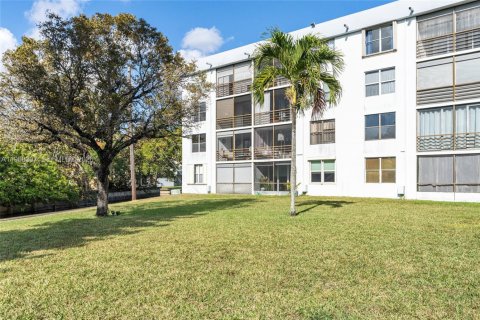 Condominio en venta en Oakland Park, Florida, 2 dormitorios, 90.58 m2 № 2029538 - foto 25