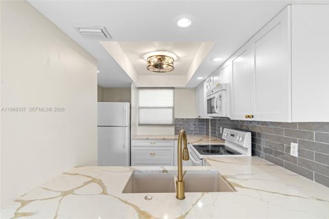 Condominio en venta en Oakland Park, Florida, 2 dormitorios, 90.58 m2 № 2029538 - foto 11
