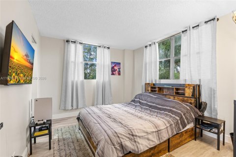 Condominio en venta en Oakland Park, Florida, 2 dormitorios, 90.58 m2 № 2029538 - foto 16