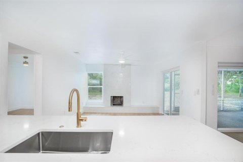 Villa ou maison à vendre à Sarasota, Floride: 4 chambres, 157 m2 № 1898884 - photo 7