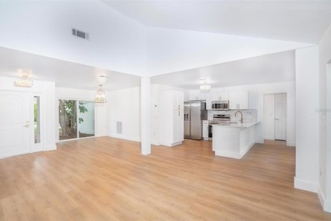 Villa ou maison à vendre à Sarasota, Floride: 4 chambres, 157 m2 № 1898884 - photo 9