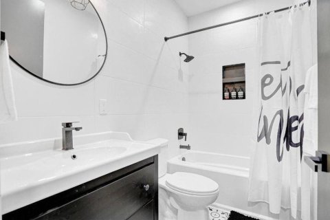 House in Lighthouse Point, Florida 4 bedrooms, 191.38 sq.m. № 2191922 - photo 22