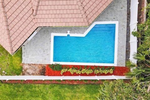 House in Lighthouse Point, Florida 4 bedrooms, 191.38 sq.m. № 2191922 - photo 23