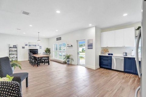 House in Lighthouse Point, Florida 4 bedrooms, 191.38 sq.m. № 2191922 - photo 9
