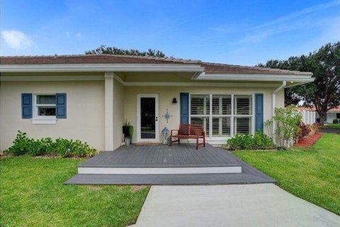 House in Lighthouse Point, Florida 4 bedrooms, 191.38 sq.m. № 2191922 - photo 4