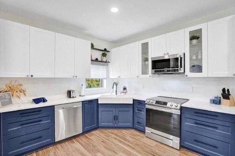 House in Lighthouse Point, Florida 4 bedrooms, 191.38 sq.m. № 2191922 - photo 10