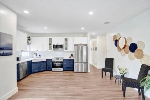 House in Lighthouse Point, Florida 4 bedrooms, 191.38 sq.m. № 2191922 - photo 12