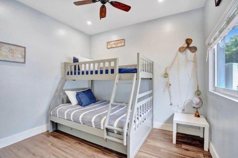 House in Lighthouse Point, Florida 4 bedrooms, 191.38 sq.m. № 2191922 - photo 21