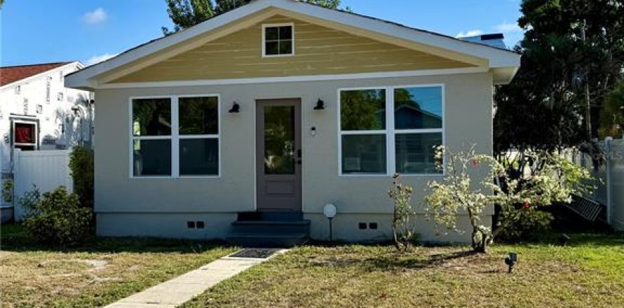 Villa ou maison à Saint Petersburg, Floride 4 chambres, 171.68 m2 № 2149165