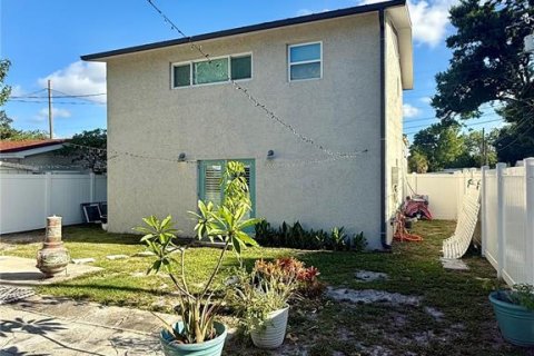 Villa ou maison à vendre à Saint Petersburg, Floride: 4 chambres, 171.68 m2 № 2149165 - photo 2