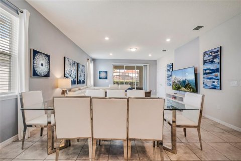 Villa ou maison à vendre à Davenport, Floride: 7 chambres, 313.08 m2 № 2424304 - photo 12