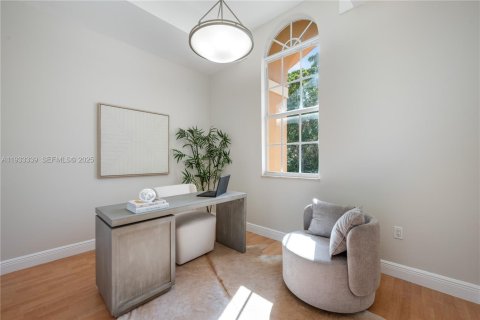 Casa en venta en Coral Gables, Florida, 5 dormitorios, 345.88 m2 № 1991389 - foto 19