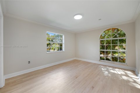 Casa en venta en Coral Gables, Florida, 5 dormitorios, 345.88 m2 № 1991389 - foto 24