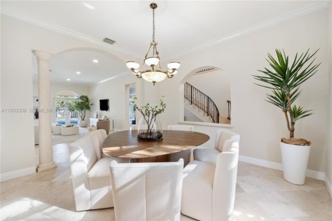 Casa en venta en Coral Gables, Florida, 5 dormitorios, 345.88 m2 № 1991389 - foto 10