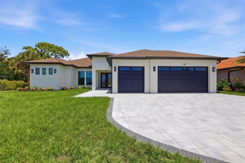 House in Rotonda, Florida 3 bedrooms, 208.1 sq.m. № 2112816 - photo 13