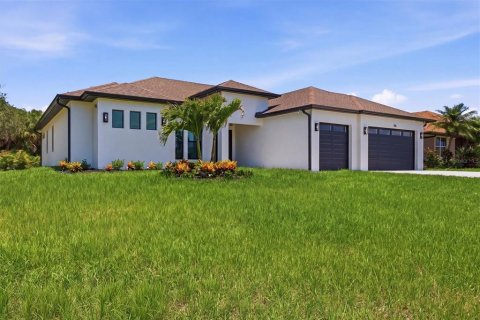 House in Rotonda, Florida 3 bedrooms, 208.1 sq.m. № 2112816 - photo 12