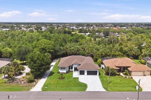 House in Rotonda, Florida 3 bedrooms, 208.1 sq.m. № 2112816 - photo 6
