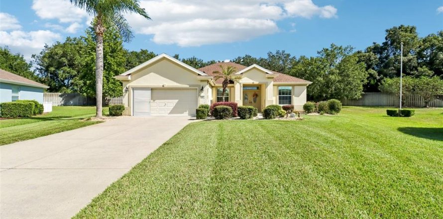 Villa ou maison à Summerfield, Floride 3 chambres, 181.9 m2 № 2429119