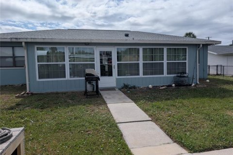 House in Crystal River, Florida 3 bedrooms, 124.86 sq.m. № 2116951 - photo 10