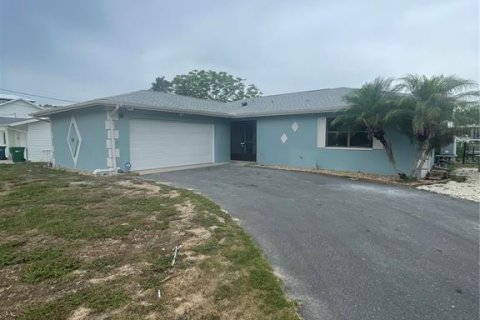 House in Crystal River, Florida 3 bedrooms, 124.86 sq.m. № 2116951 - photo 3