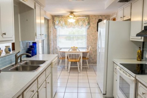 Купить виллу или дом в Холидэй, Флорида 5 комнат, 103.4м2, № 2195791 - фото 11
