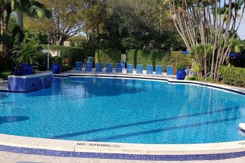 House in Doral, Florida 3 bedrooms, 191.29 sq.m. № 2270674 - photo 12