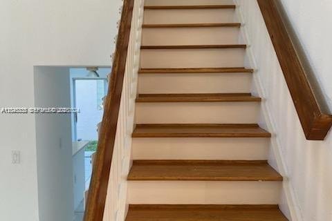 House in Doral, Florida 3 bedrooms, 191.29 sq.m. № 2270674 - photo 3
