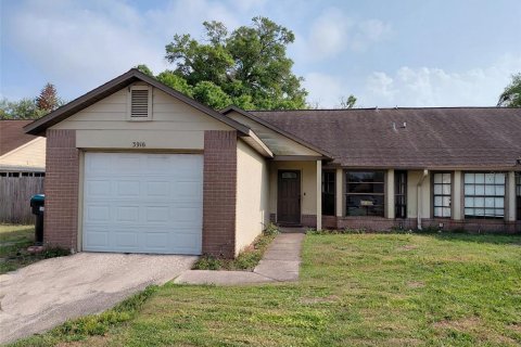 House in Orlando, Florida 3 bedrooms, 113.99 sq.m. № 2095194