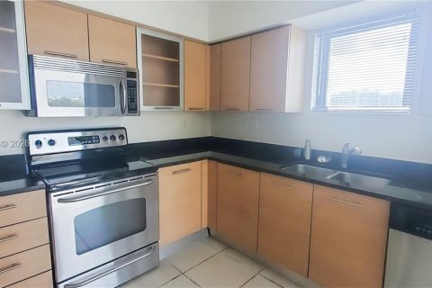 Снять в аренду кондоминиум в Авентура, Флорида 2 спальни, 118.08м2, № 1997710 - фото 3