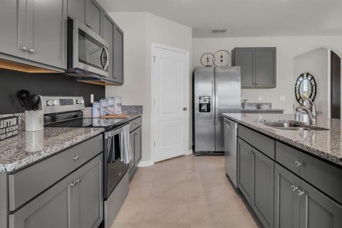 Casa en venta en Sorrento, Florida, 5 dormitorios, 242.01 m2 № 1716888 - foto 19