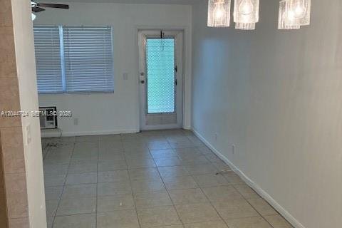 Condo in West Palm Beach, Florida, 1 bedroom  № 2187666 - photo 5
